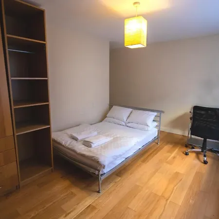 شقة Modern 2 Bedroom Flat In The Heart Of