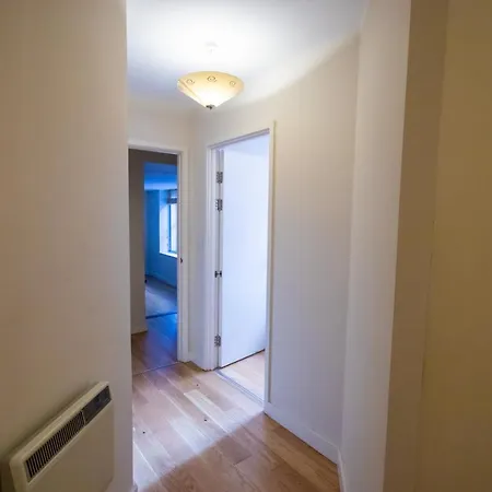 Modern 2 Bedroom Flat In The Heart Of Daire
